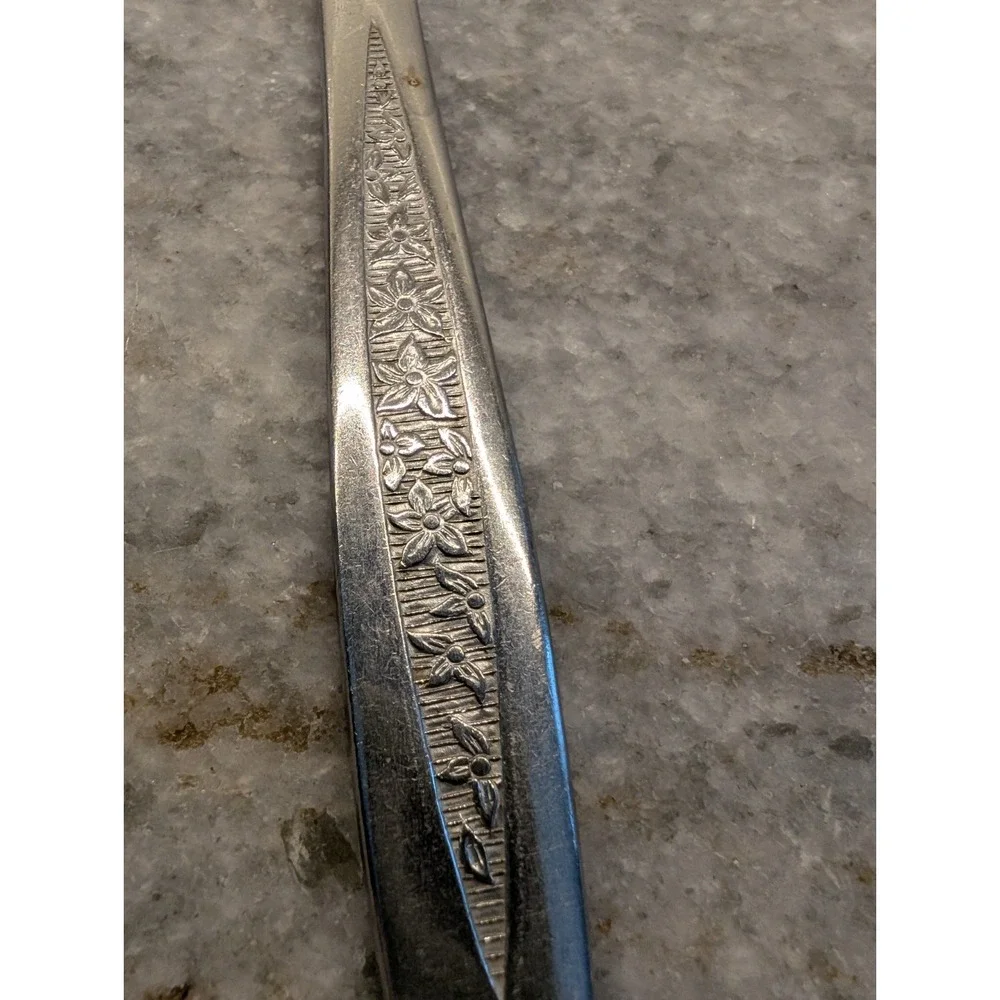 N/A knives spoons